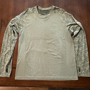 lululemon Metal Vent Tech Olive Camouflage Long Sleeve Tee Large